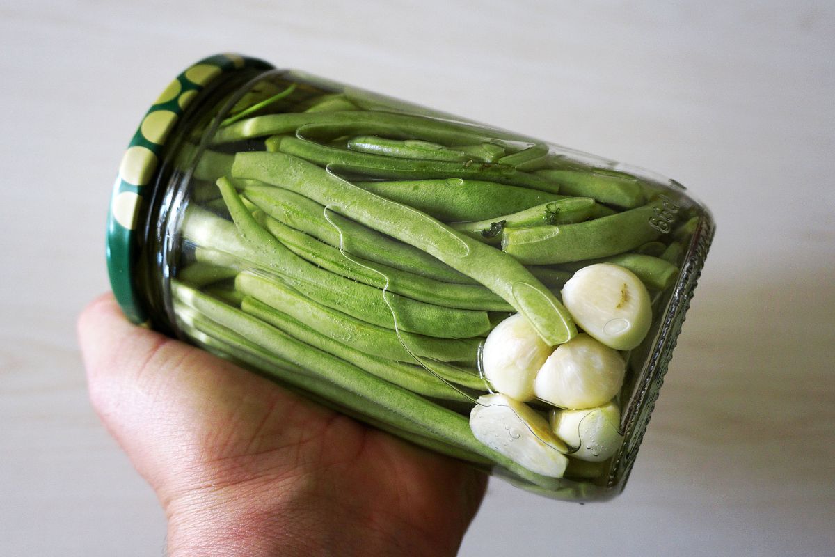 pickled green beans in jar