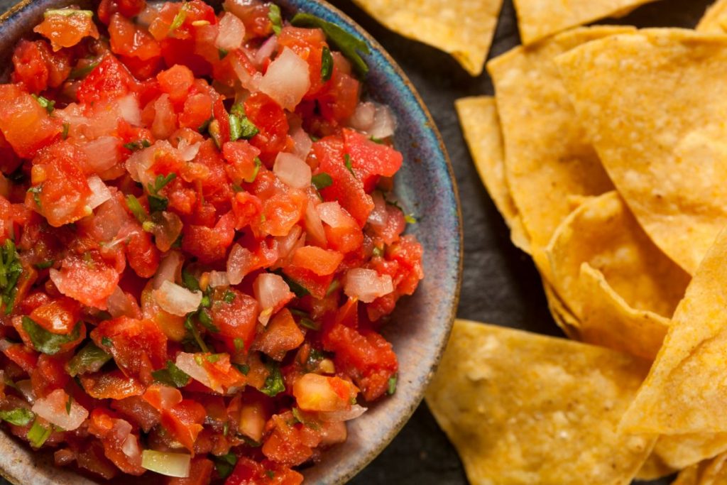 pico de gallo salsa with tortilla chips