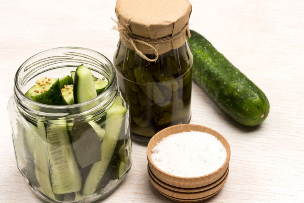 Kosher dill pickle ingredients