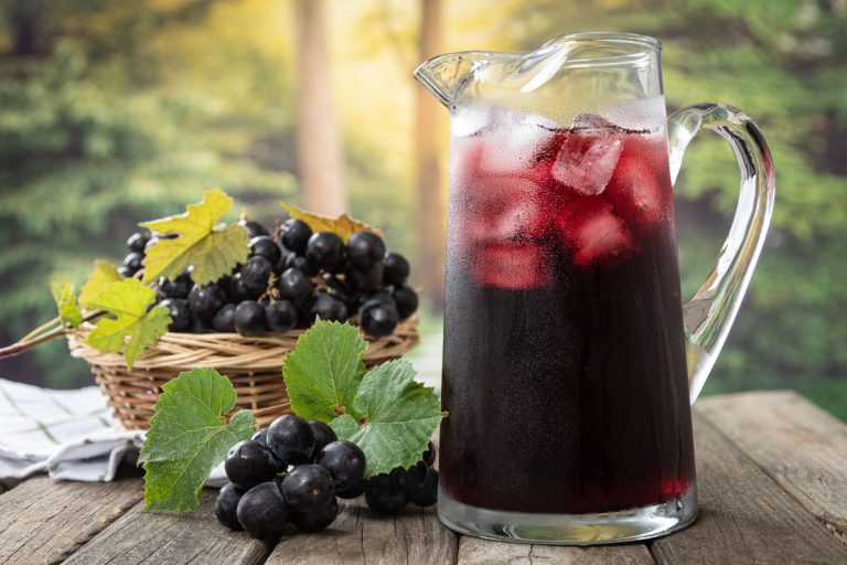 Home Canning Grape Juice Recipe and Guide
